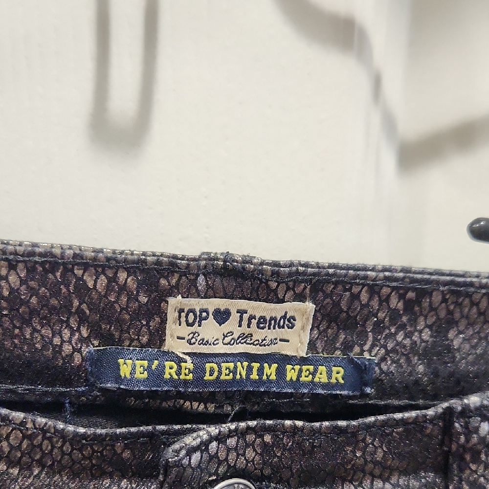 Snakeskin Pattern Jeans - Picture 2 of 6